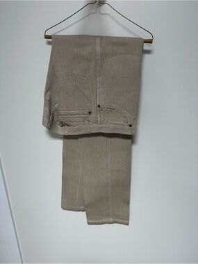 Men’s Wrangler tan jeans